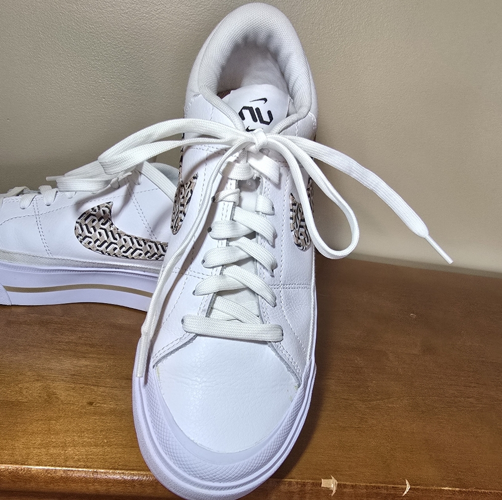 Nike Wmns 8.5 Court Legacy Lift Sneakers - Picture 3 of 13